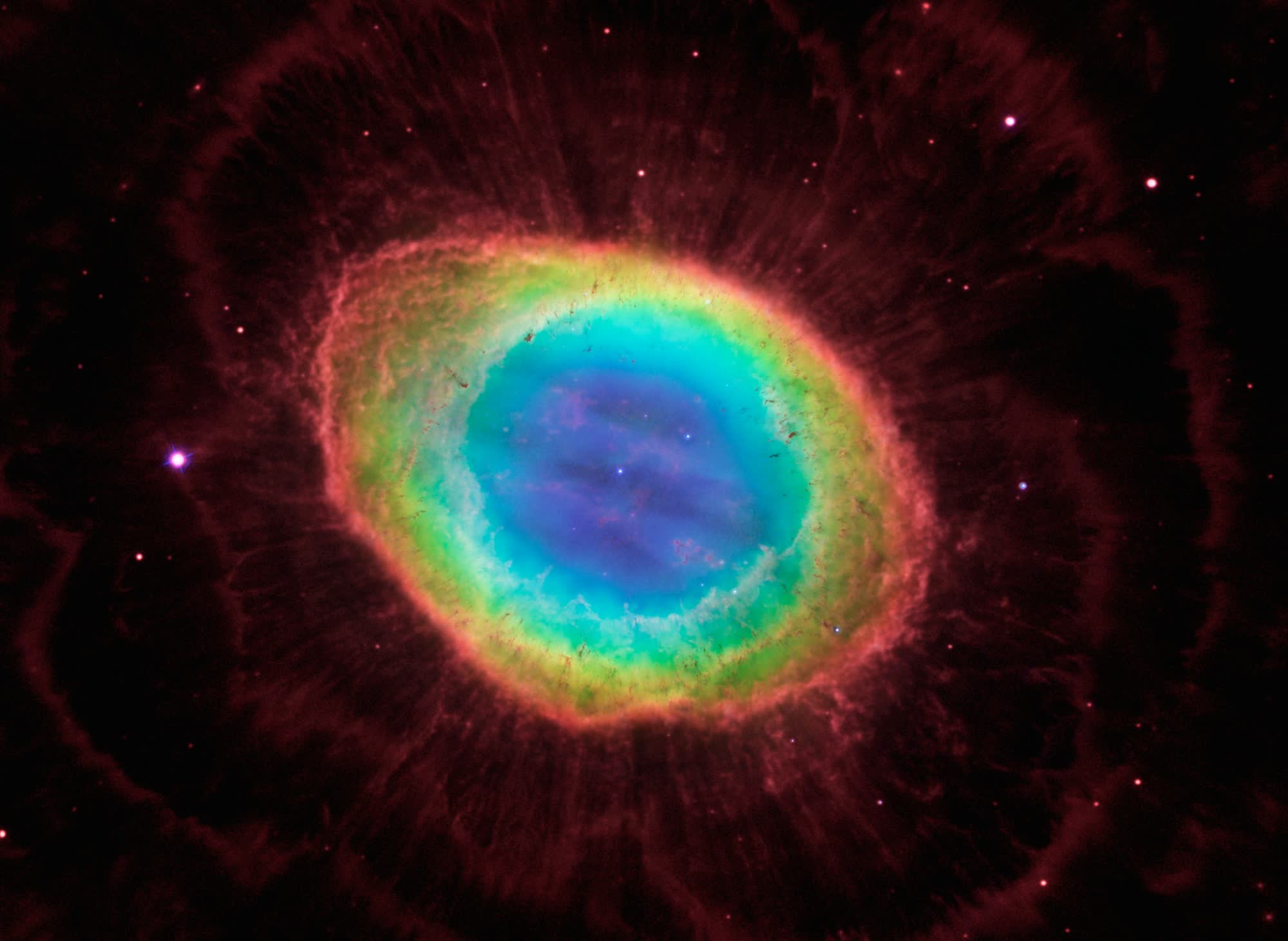 Tinh vân Ring Nebula rực rỡ qua kính viễn vọng James Webb